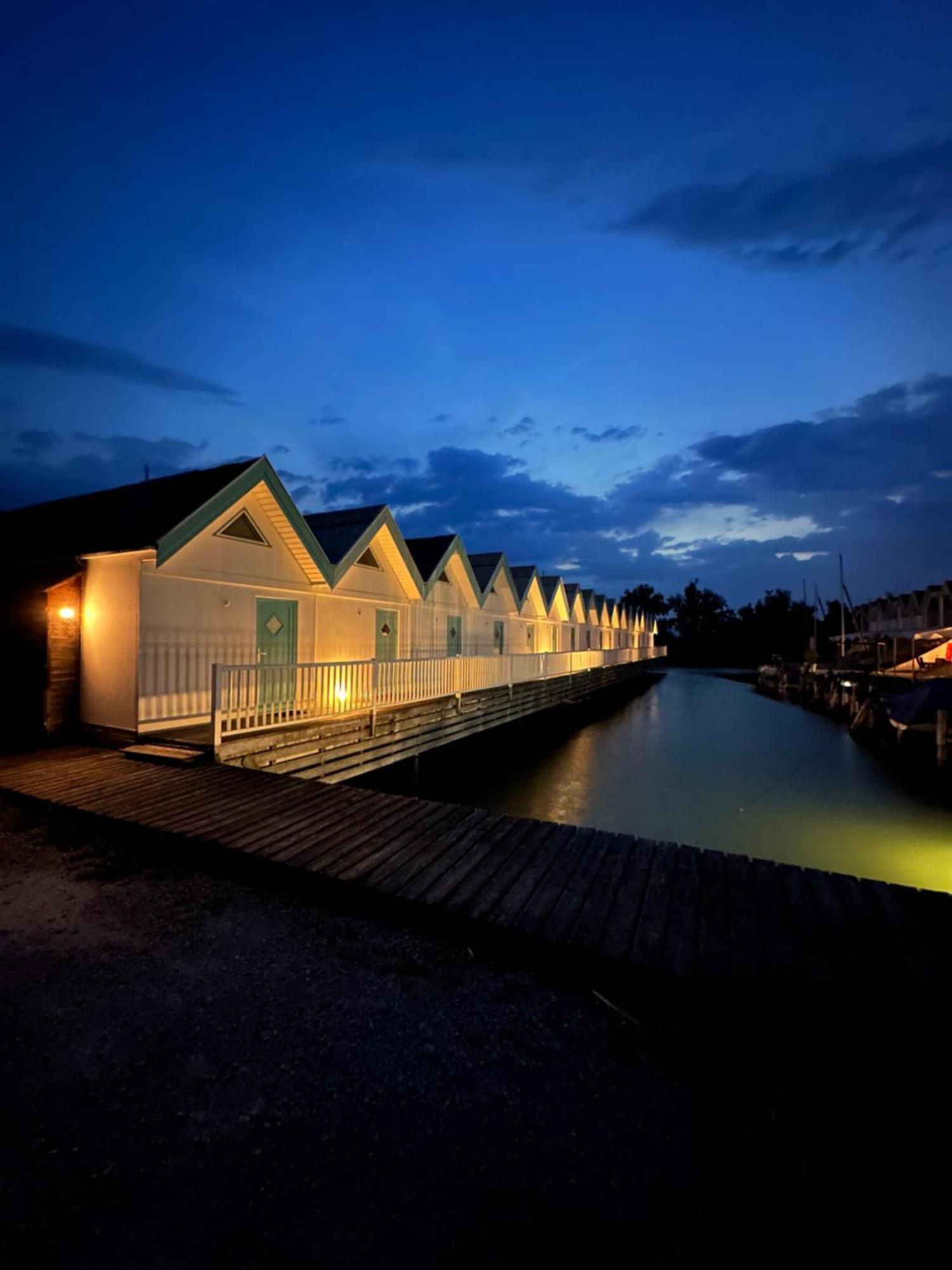 Haus Am See Neusiedl am See Bagian luar foto