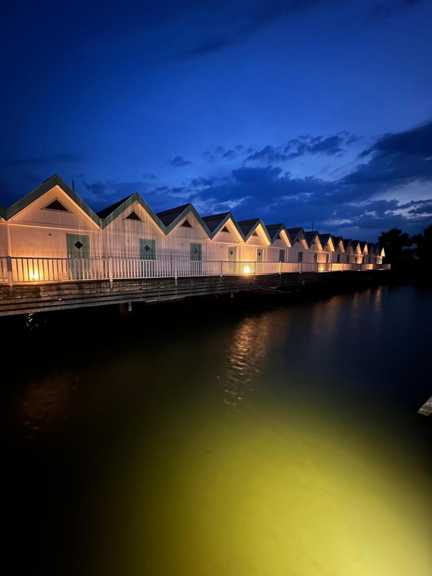 Haus Am See Neusiedl am See Bagian luar foto